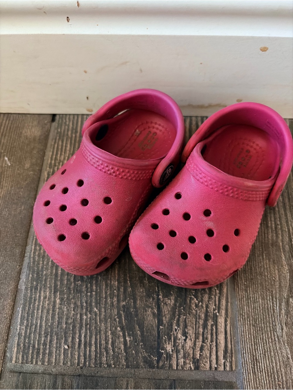 CROCS Kids Bright Pink Classic Clog